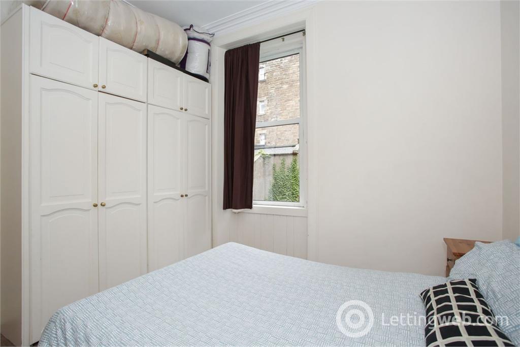 Property to rent in Roseburn Place