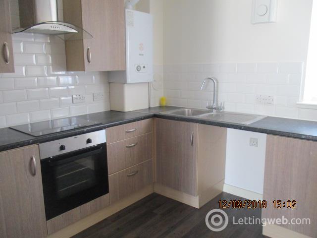 Property to rent in CASTLEVIEW TERRACE