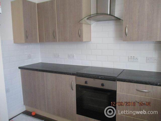 Property to rent in CASTLEVIEW TERRACE