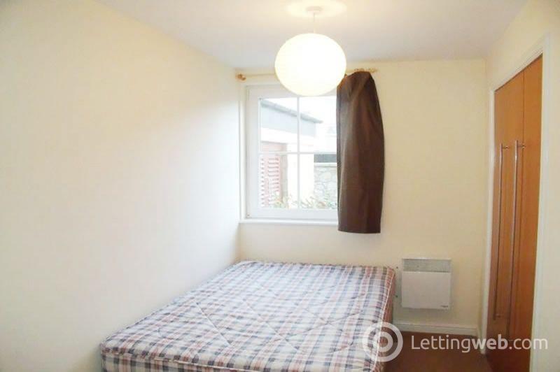 Property to rent in 10/3 Giles Street, Edinburgh, EH6 6DA