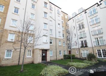 Property to rent in 10/3 Giles Street, Edinburgh, EH6 6DA