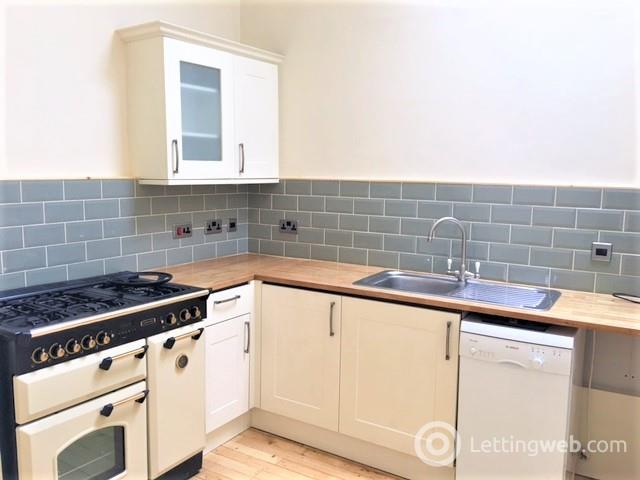 Property to rent in 10/3, High Street, Peebles, EH45 8SF