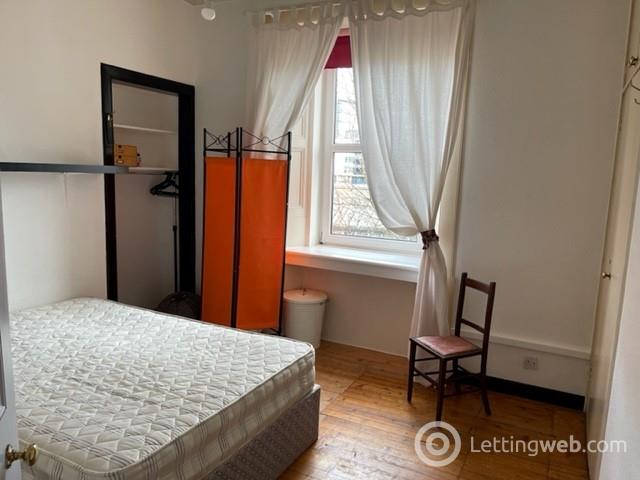 Property to rent in Leamington Road