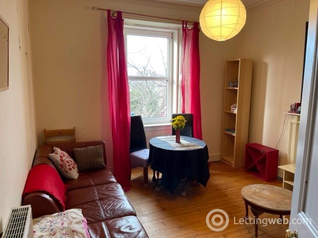 Property to rent in Leamington Road