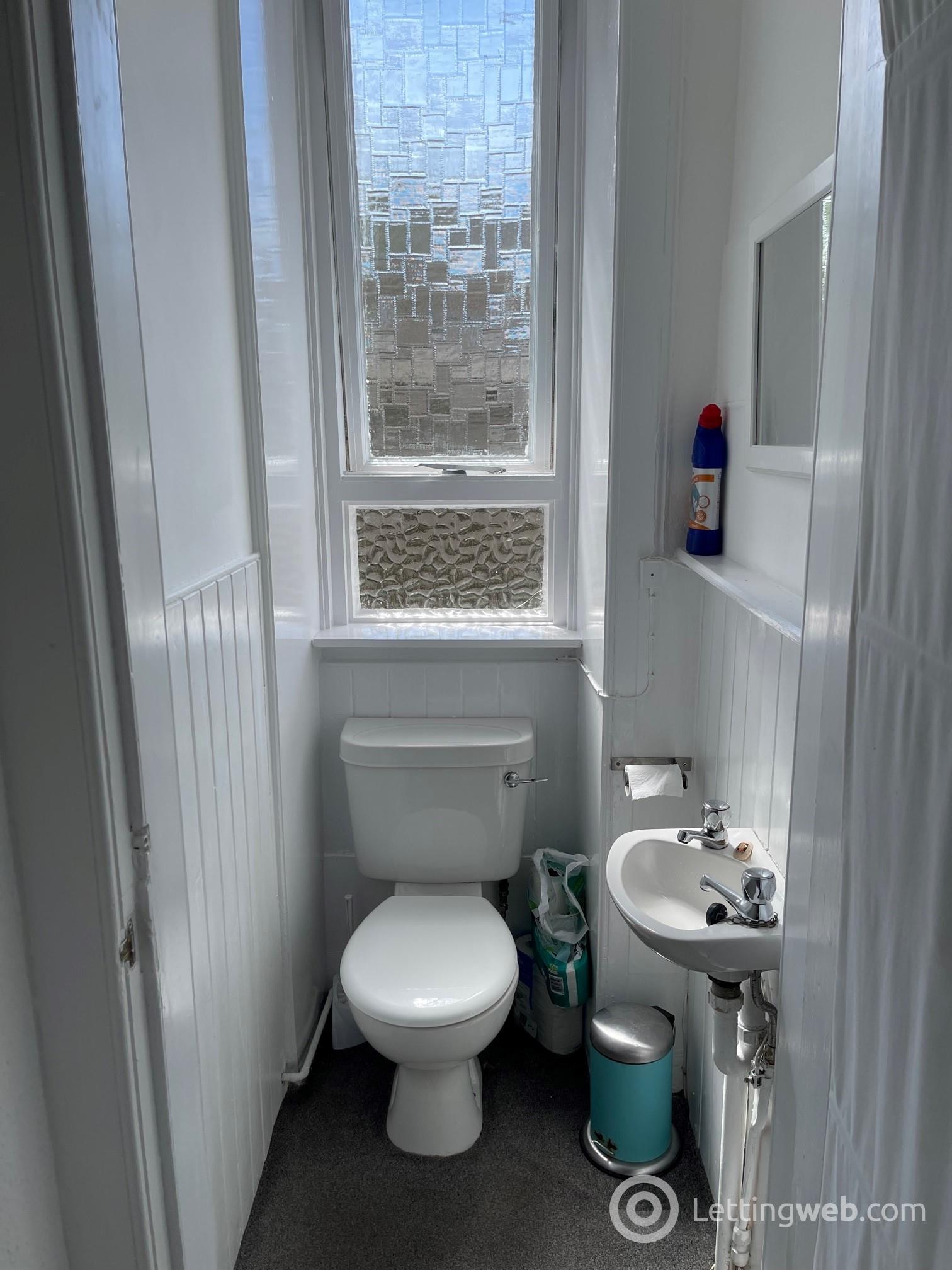 Property to rent in Annfield Street, Edinburgh