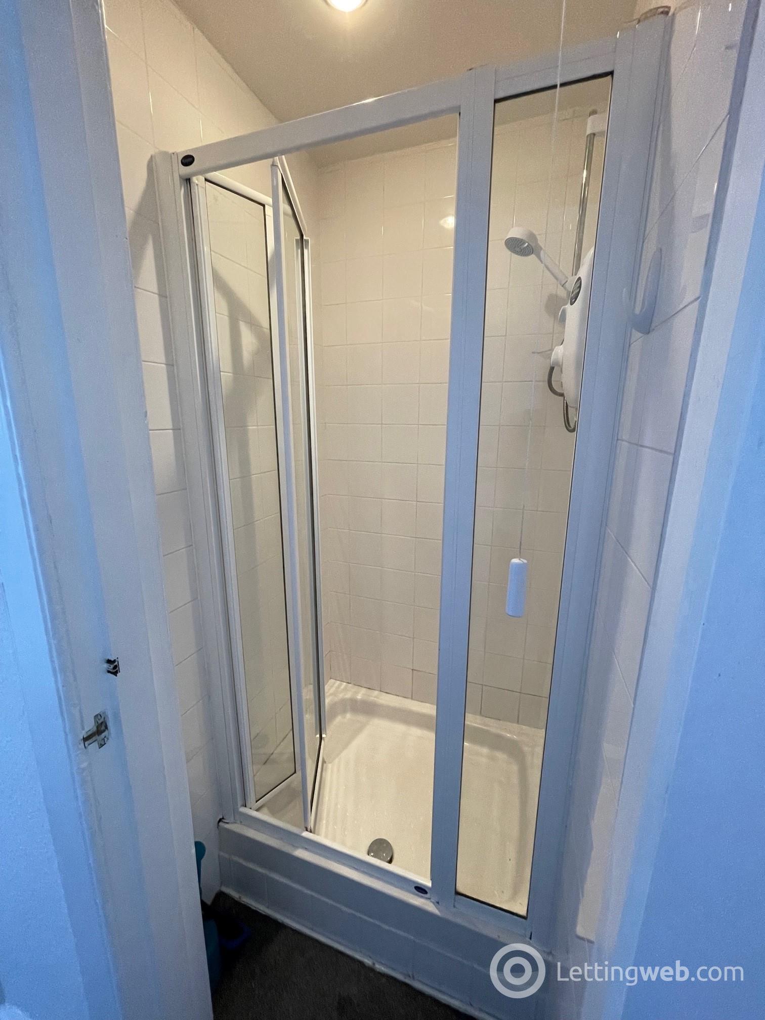 Property to rent in Annfield Street, Edinburgh