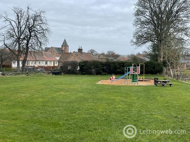 Property to rent in 2ManseRd