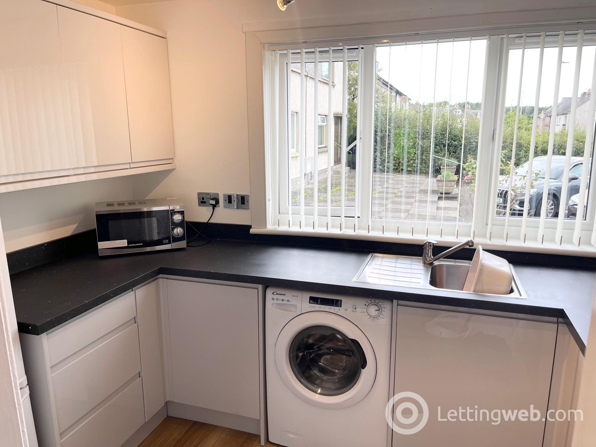 Property to rent in 14 Mayfield Crescent, Loanhead