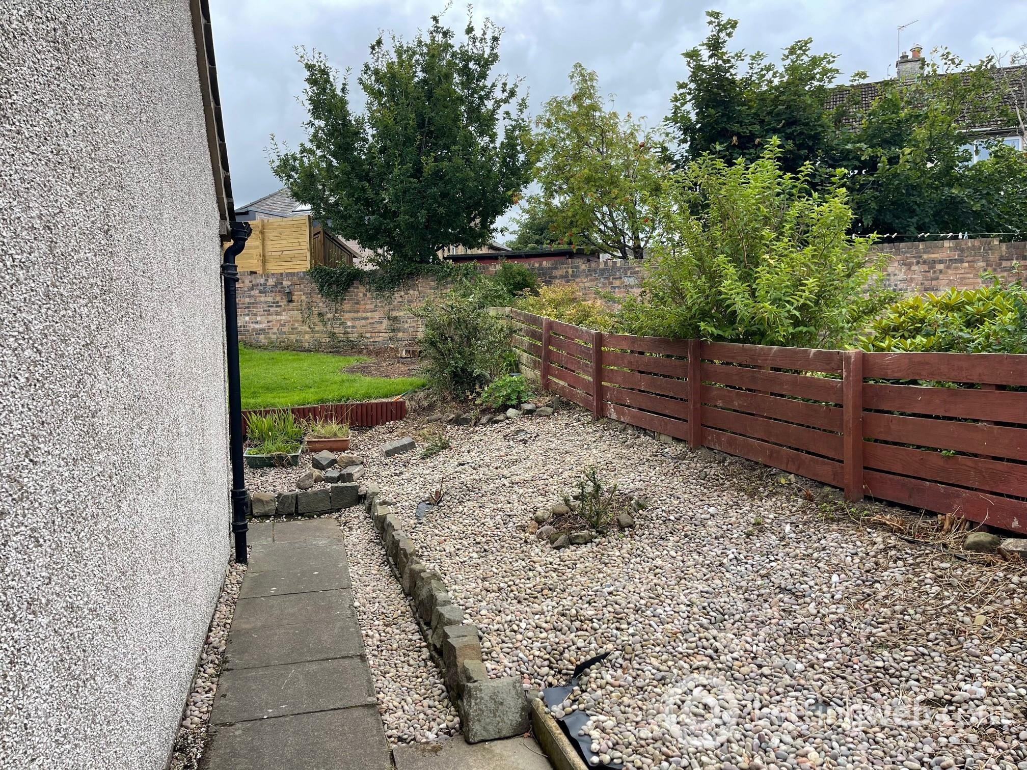 Property to rent in 14 Mayfield Crescent, Loanhead