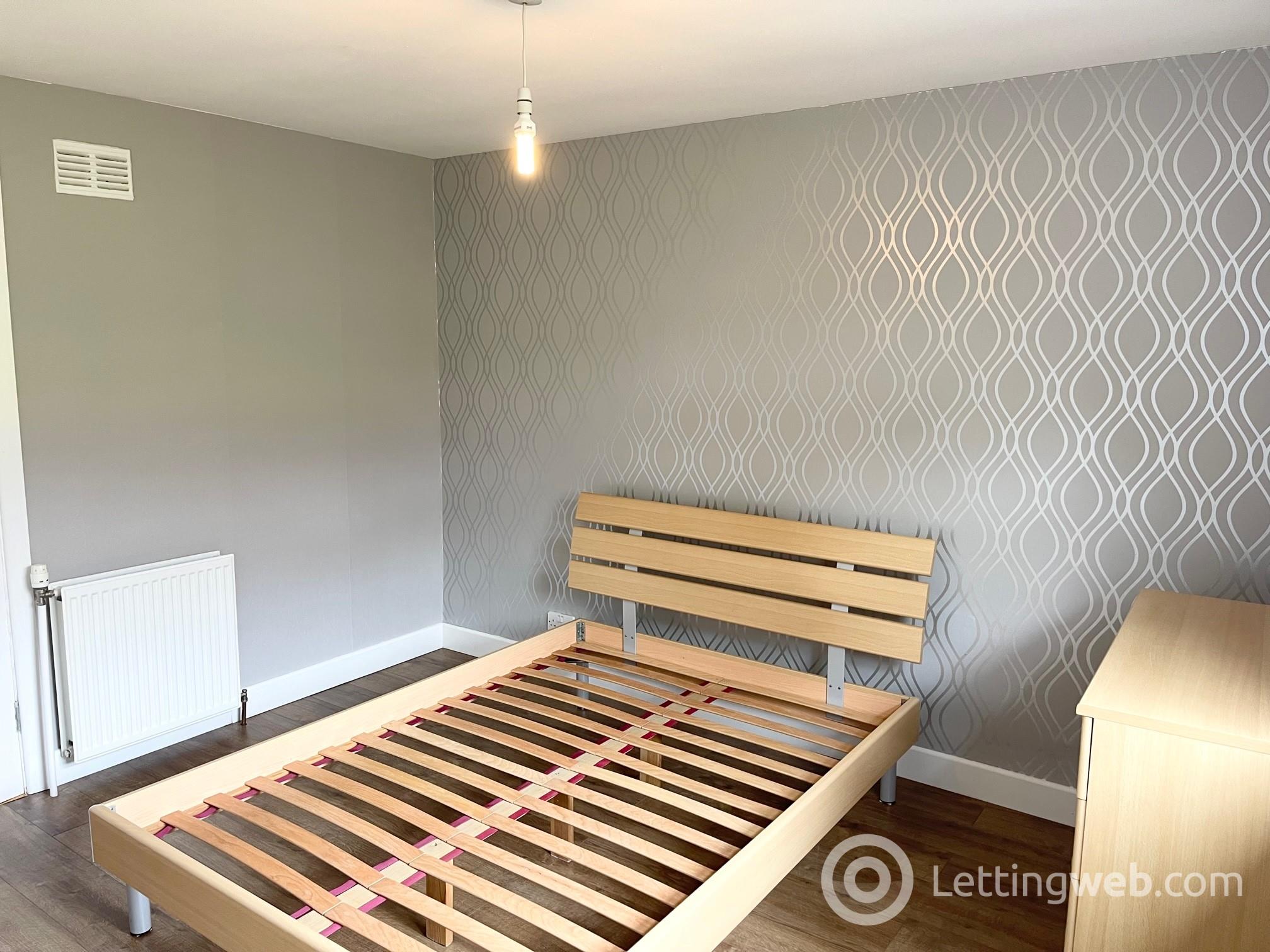 Property to rent in 14 Mayfield Crescent, Loanhead