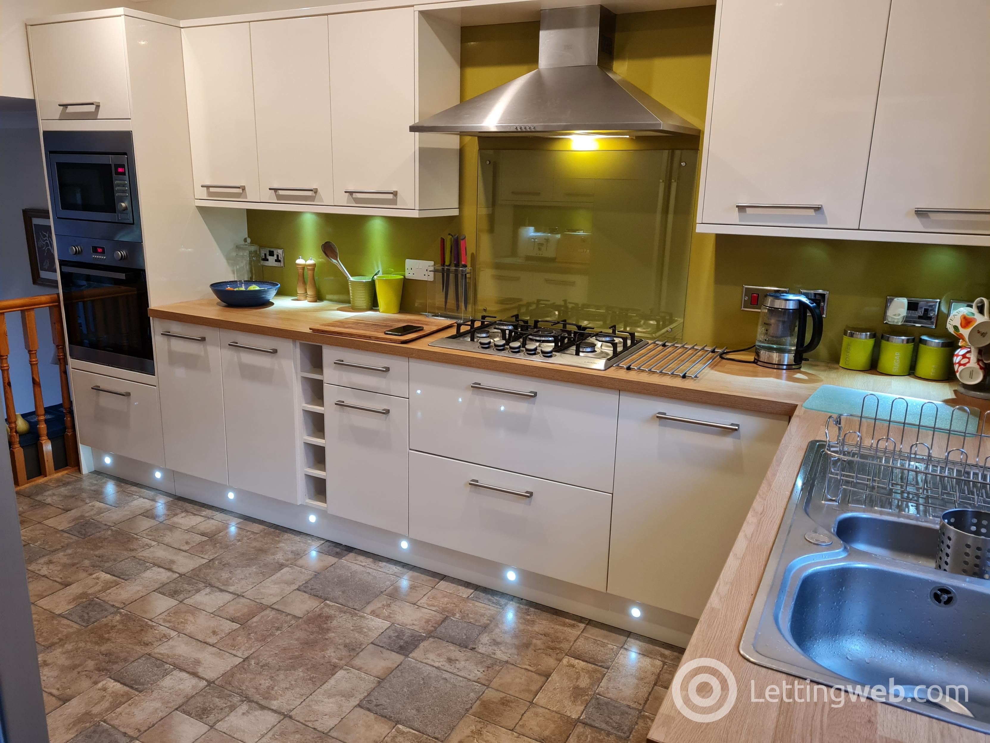 Property to rent in Pineview