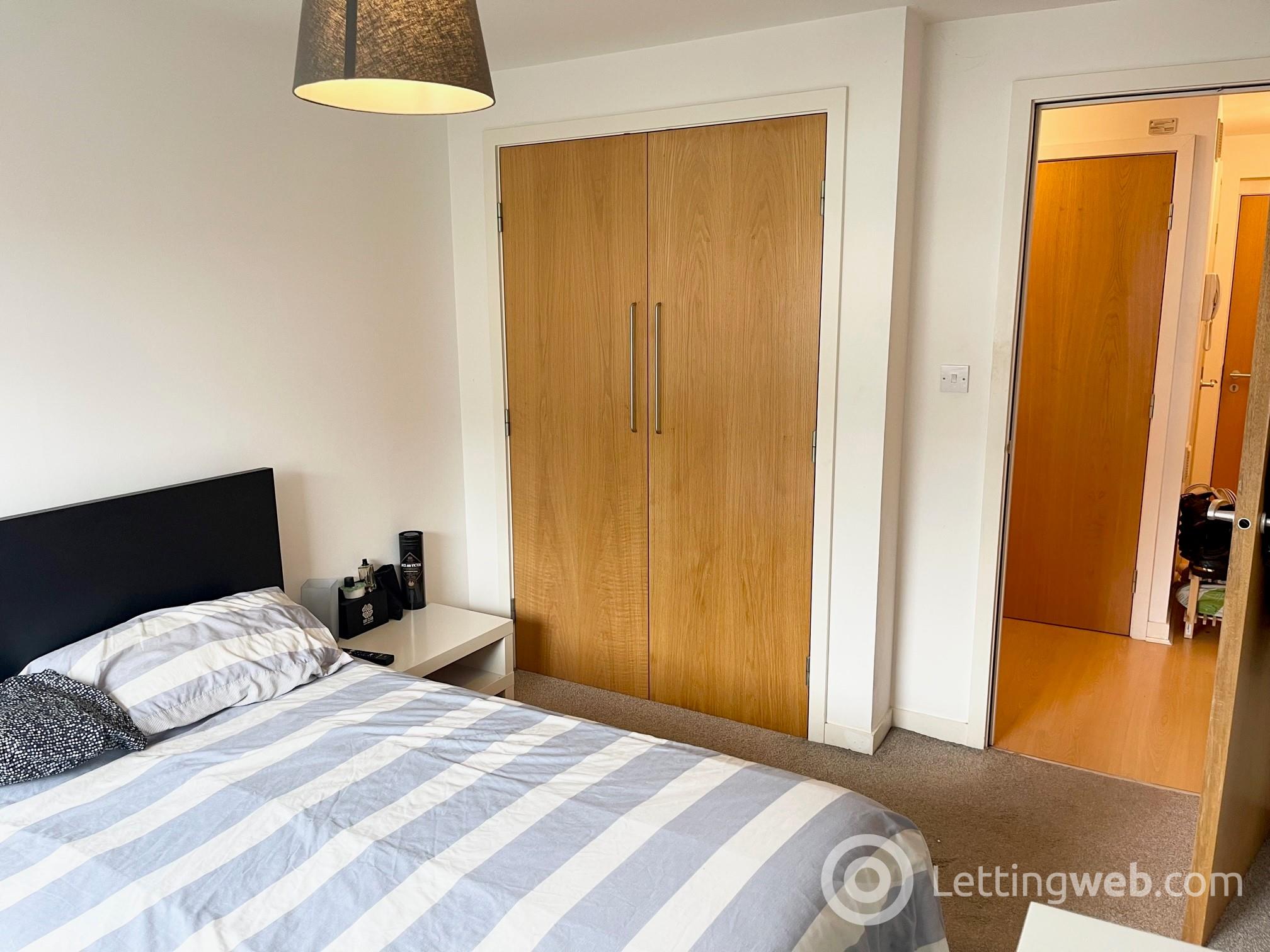 Property to rent in 2/14 East Pilton Farm Avenue