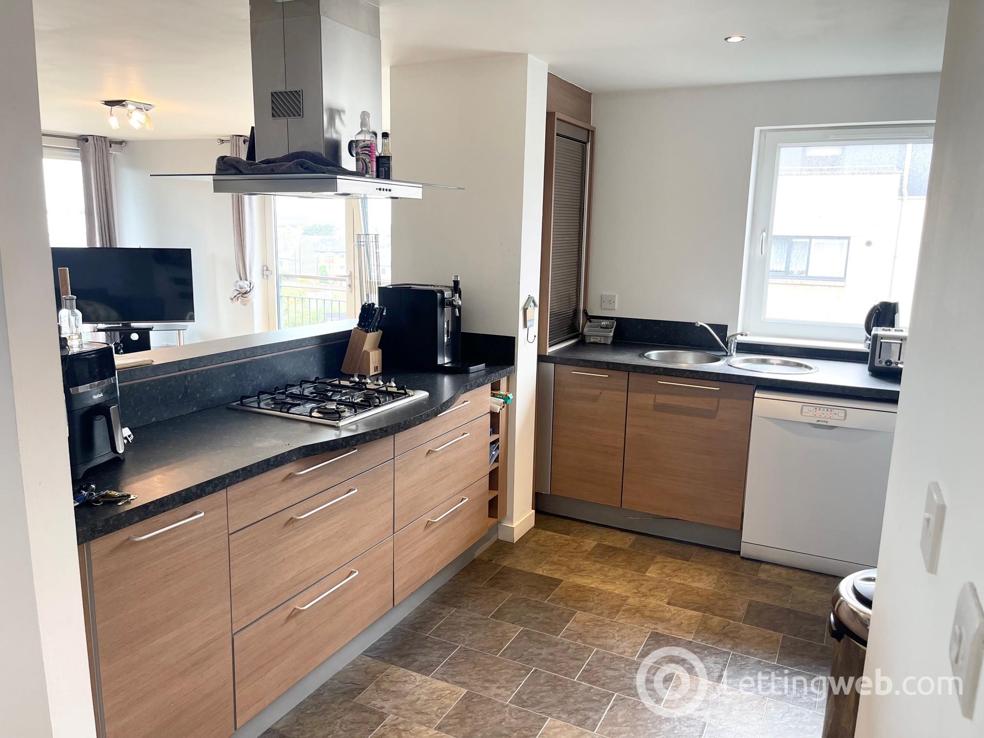 Property to rent in 2/14 East Pilton Farm Avenue