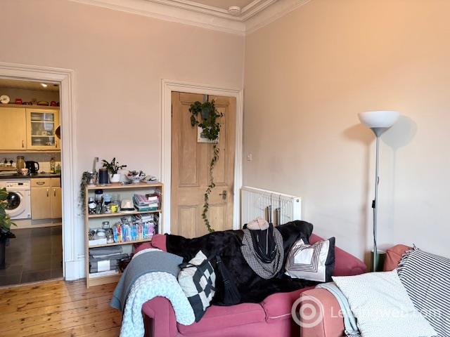 Property to rent in Iona Street