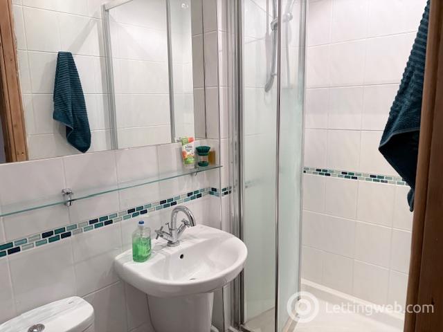 Property to rent in Iona Street