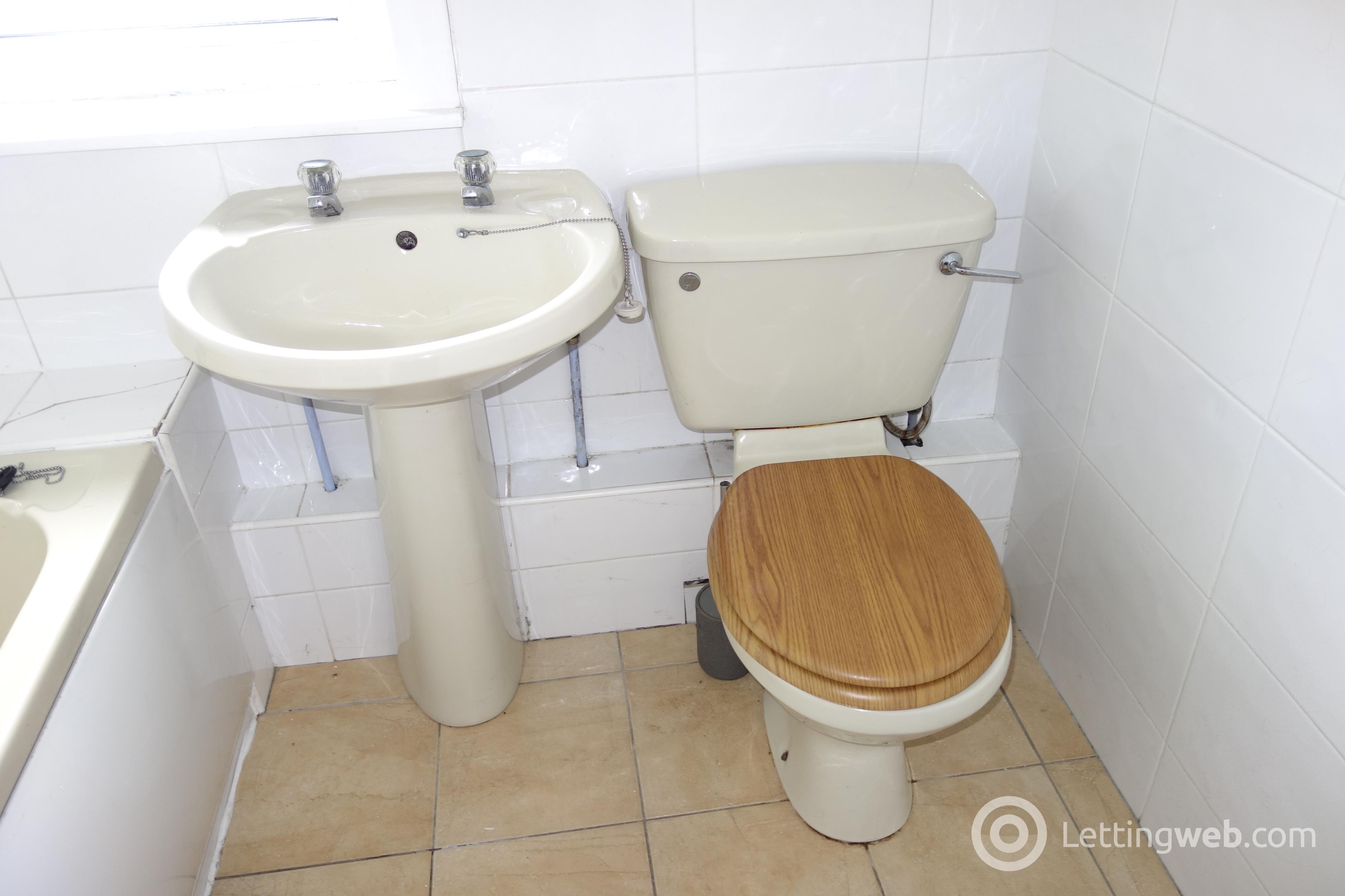 Property to rent in 19 Milton Terrace, Hamilton, ML3 9JP
