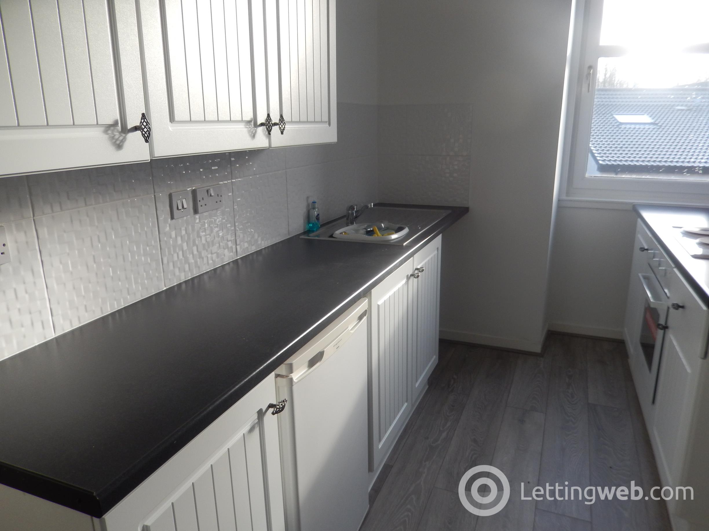 Property to rent in 79A Strathaven Road, Kirkmuirhill