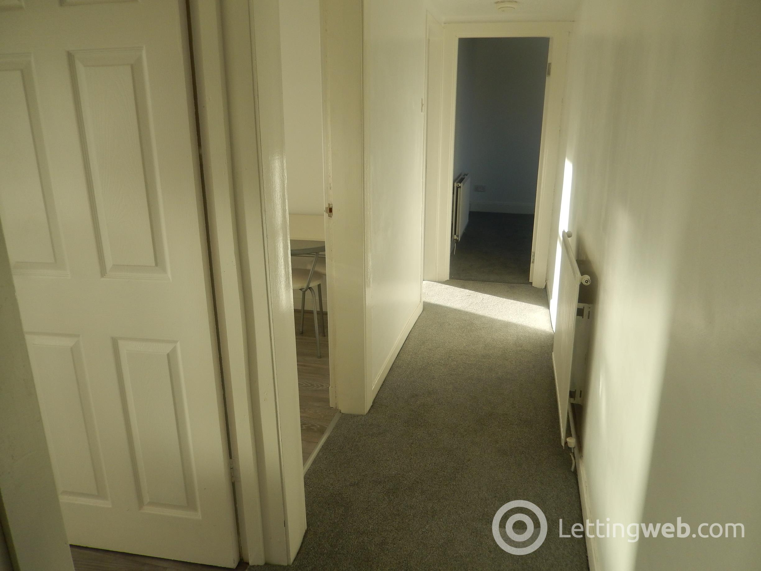Property to rent in 79A Strathaven Road, Kirkmuirhill