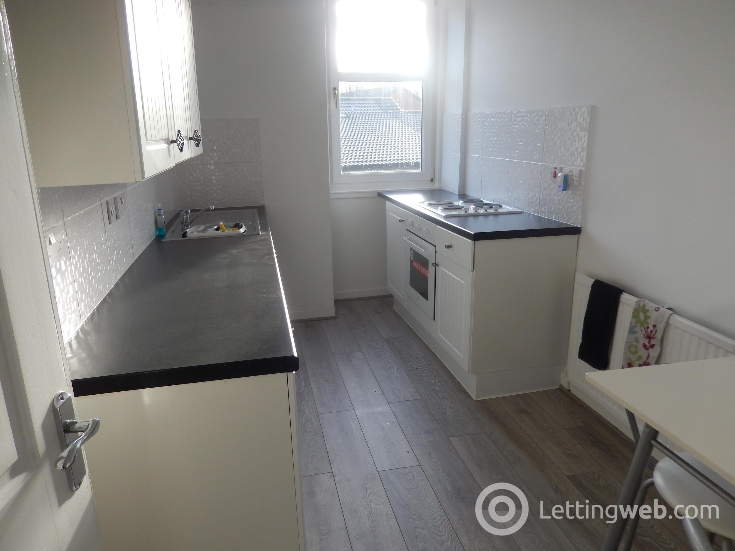 Property to rent in 79A Strathaven Road, Kirkmuirhill
