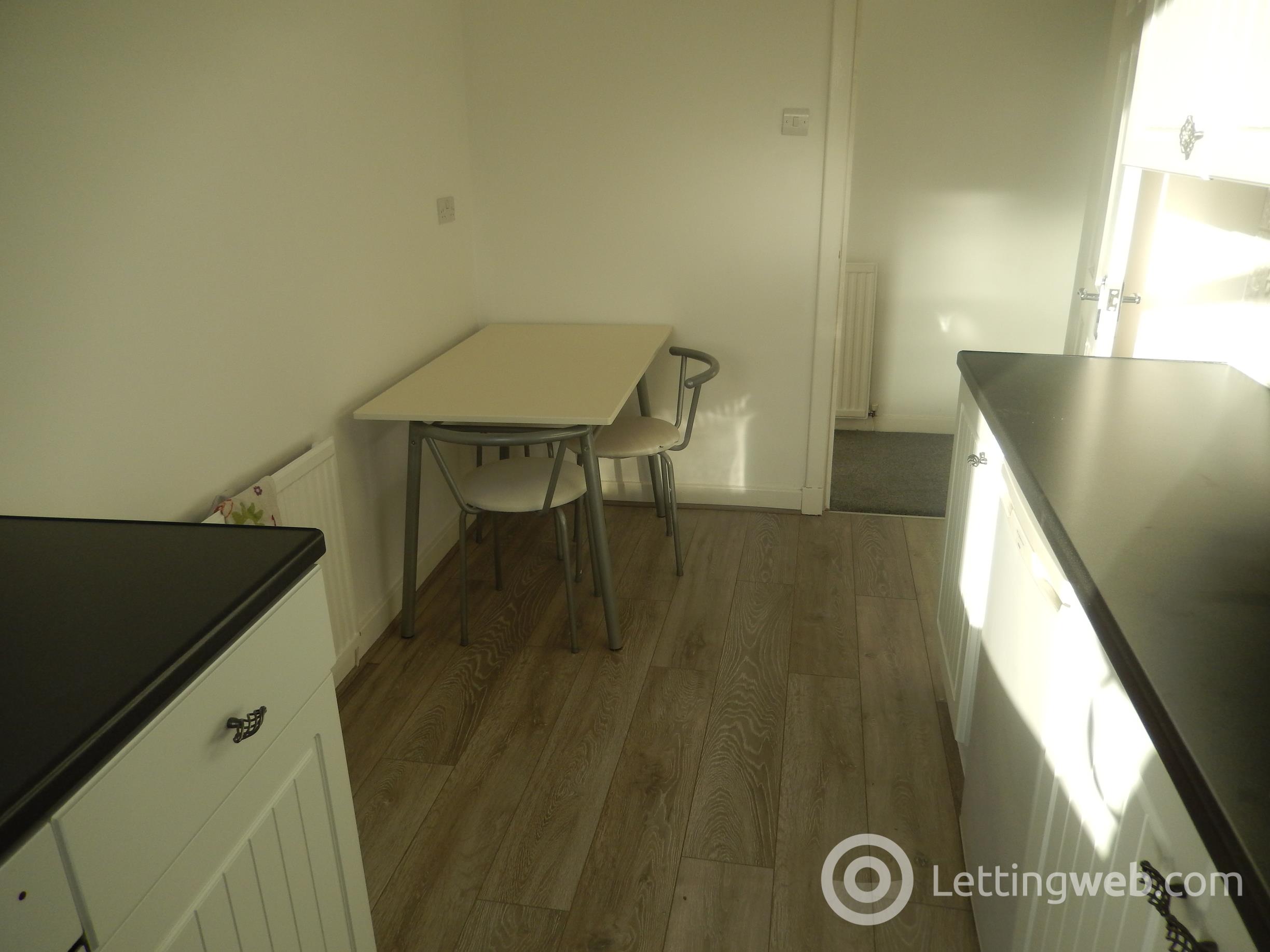 Property to rent in 79A Strathaven Road, Kirkmuirhill