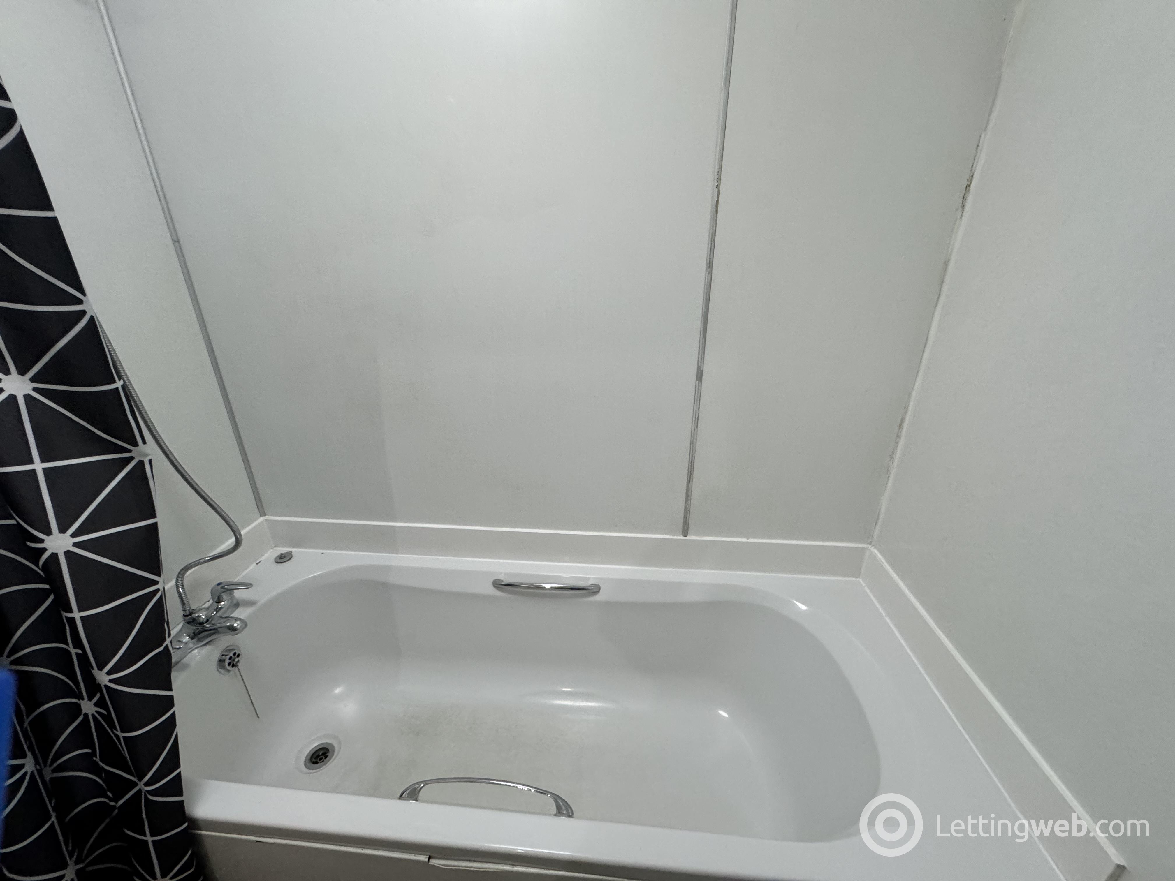 Property to rent in 3/2 at 52 Howard street