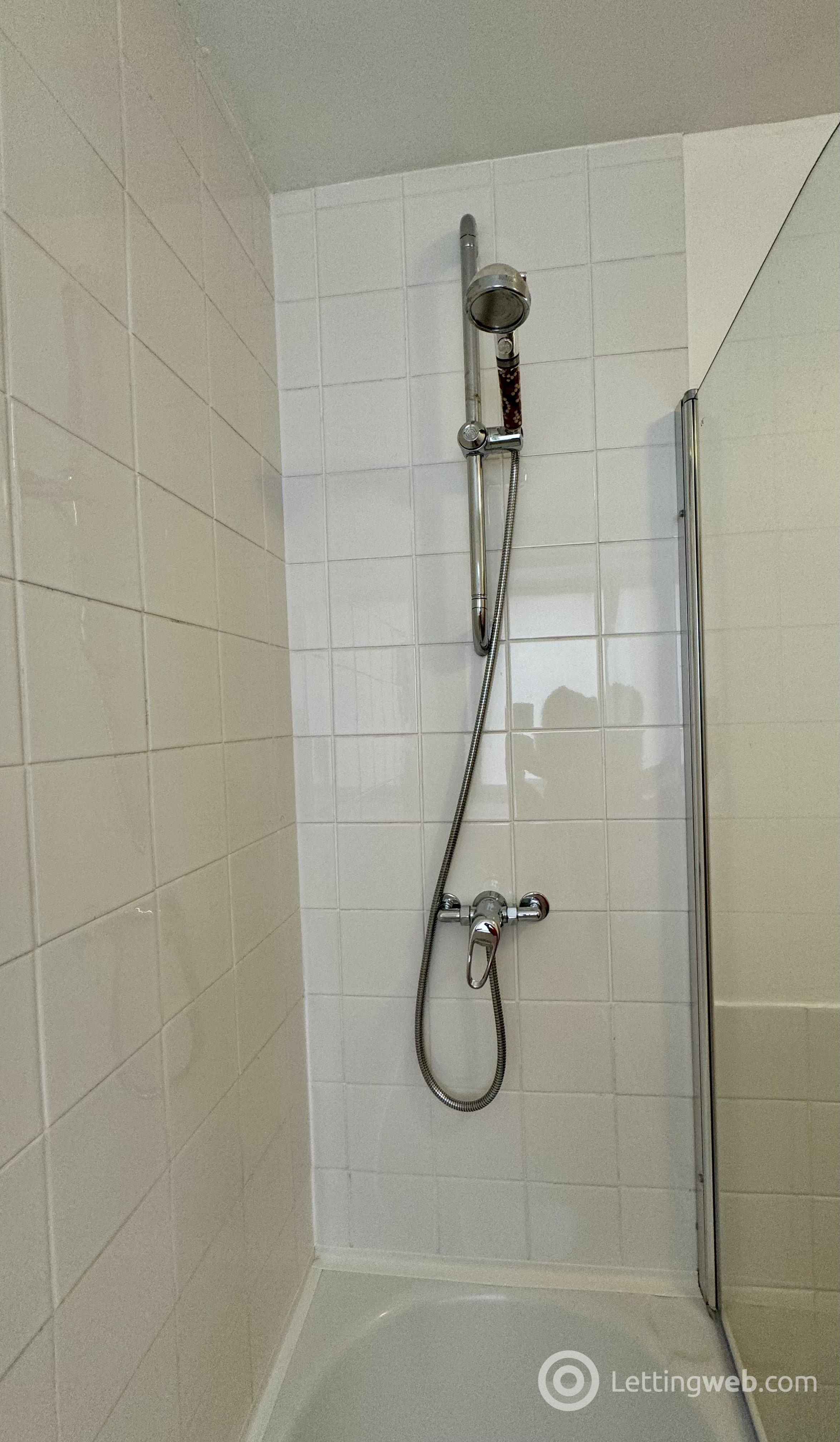 Property to rent in 249 Garrioch Road flat 4/1