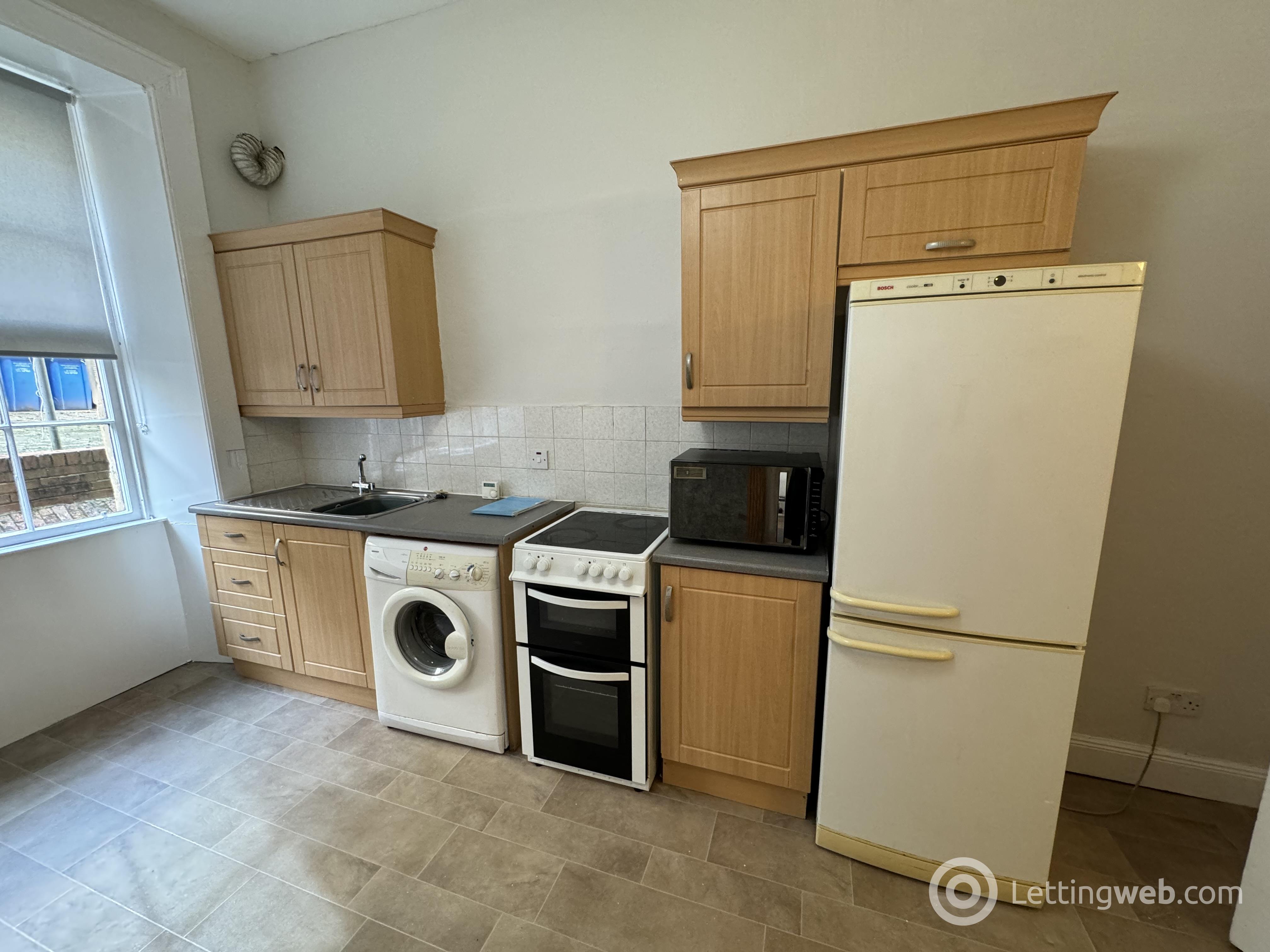 Property to rent in 0/1