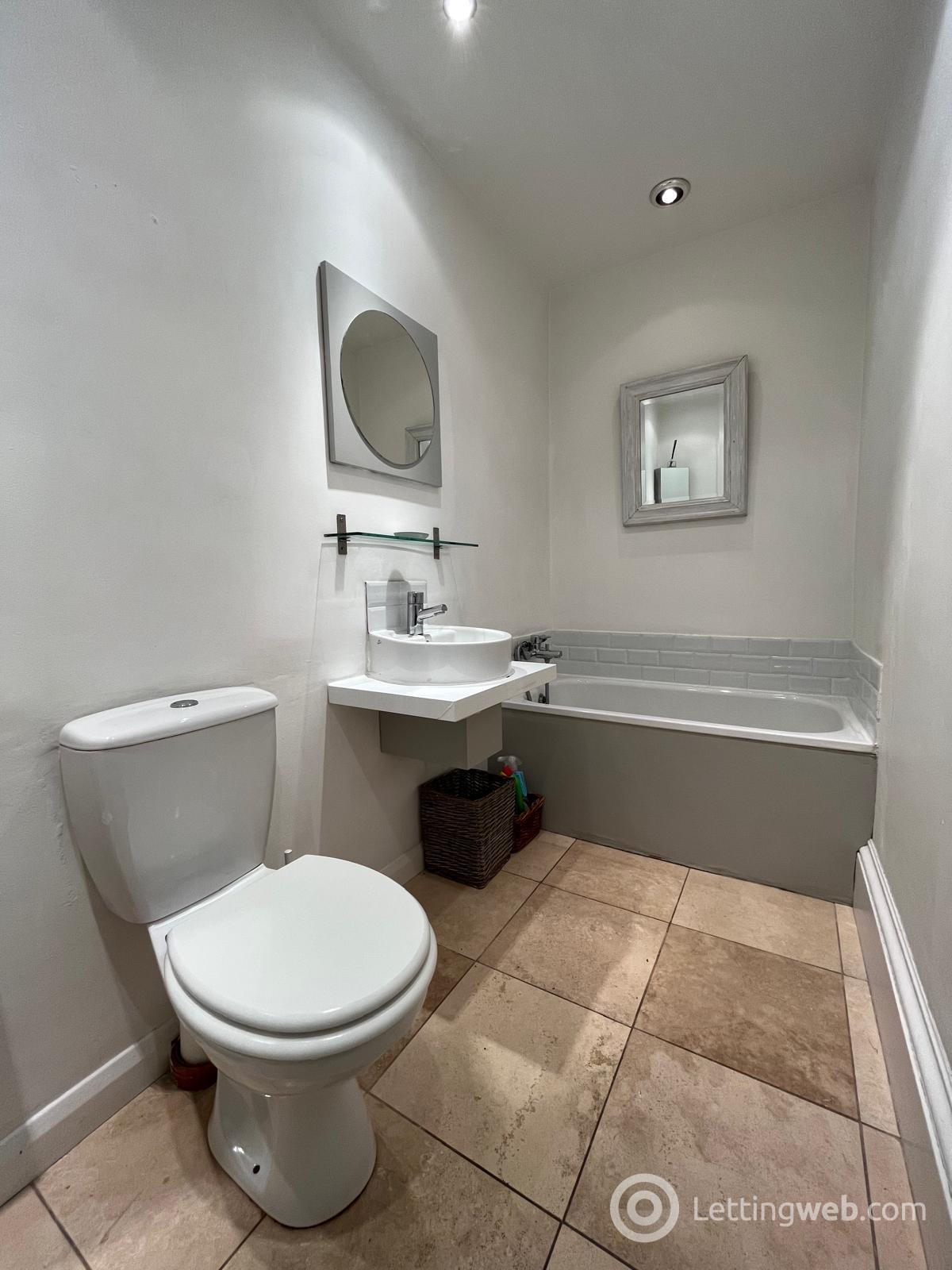 Property to rent in 2/6 at 1 broomhill terrace. Broomhill G 11 7 AG