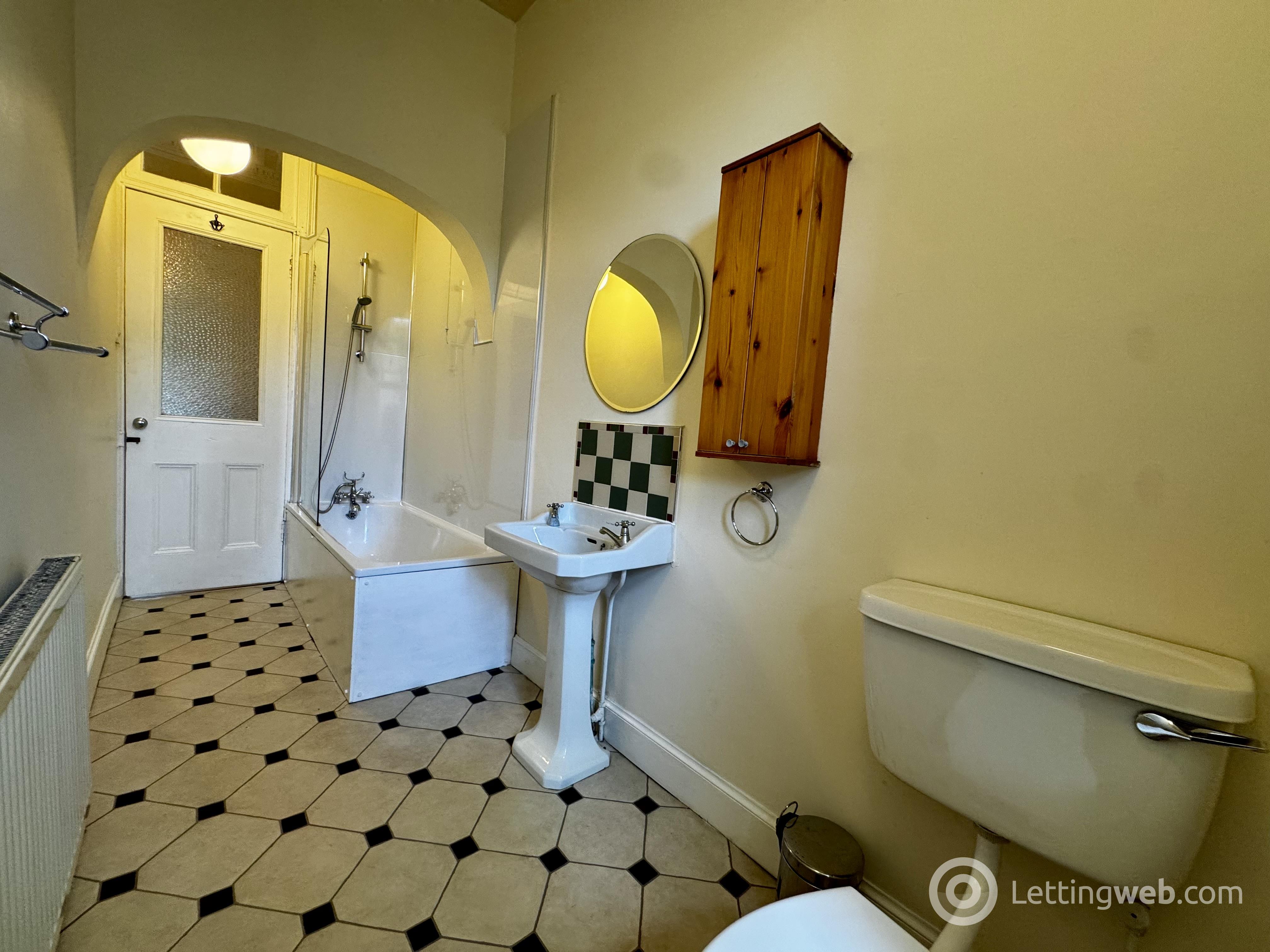 Property to rent in 10 Garrioch Drive