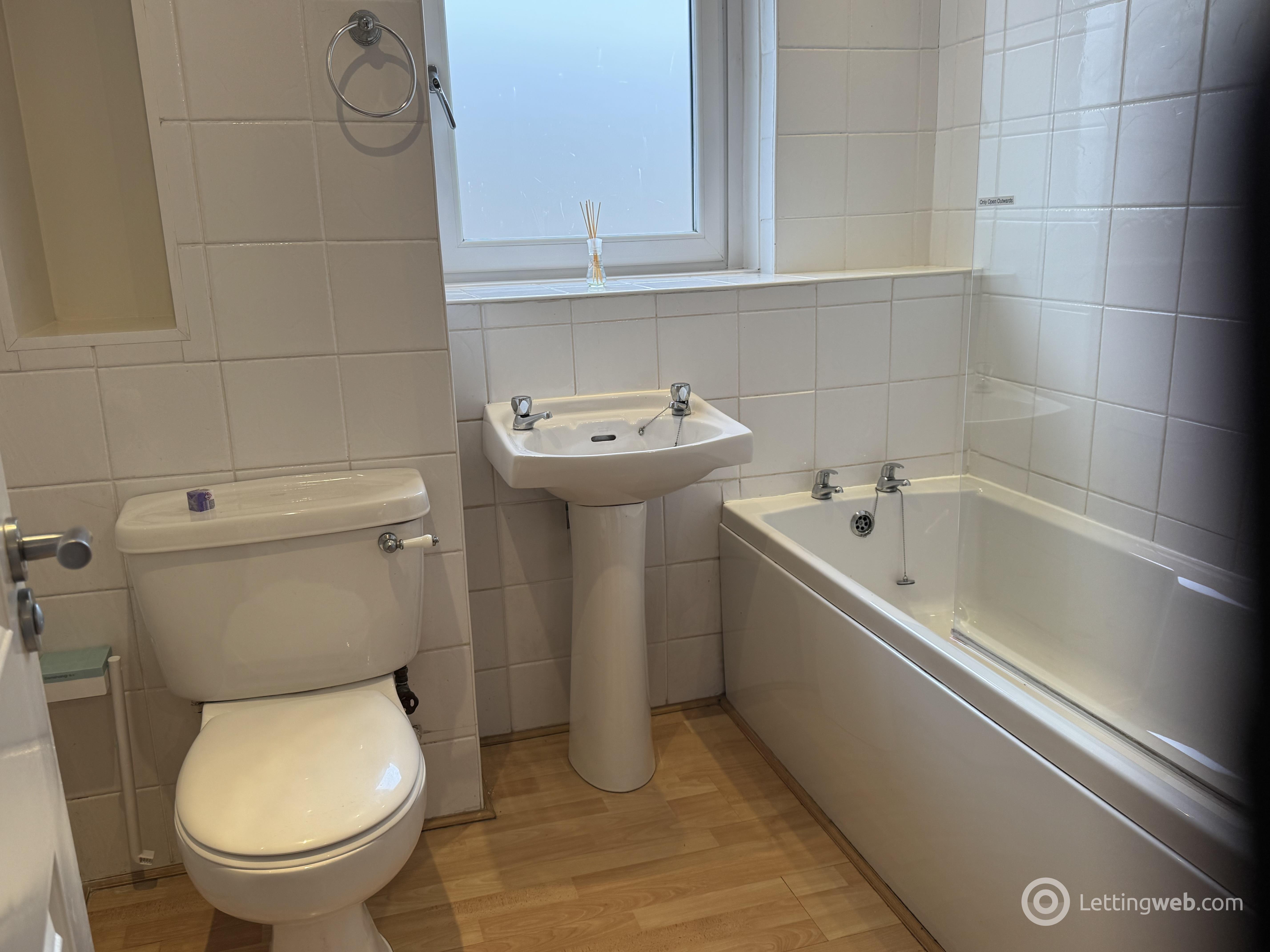 Property to rent in 21Crossvegate. Milngavie. Glasgow