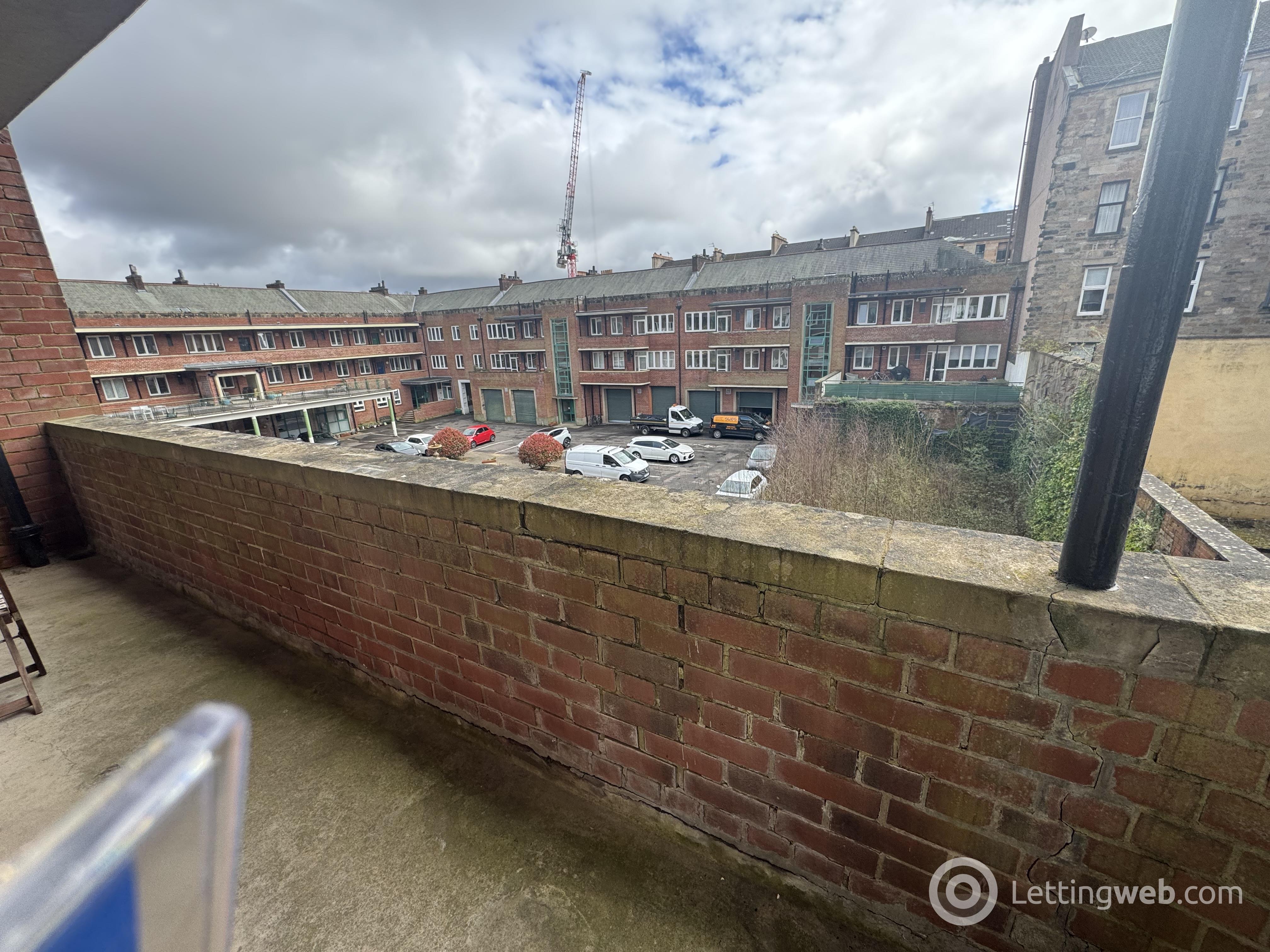 Property to rent in 25C Mingarry street flat 2/1