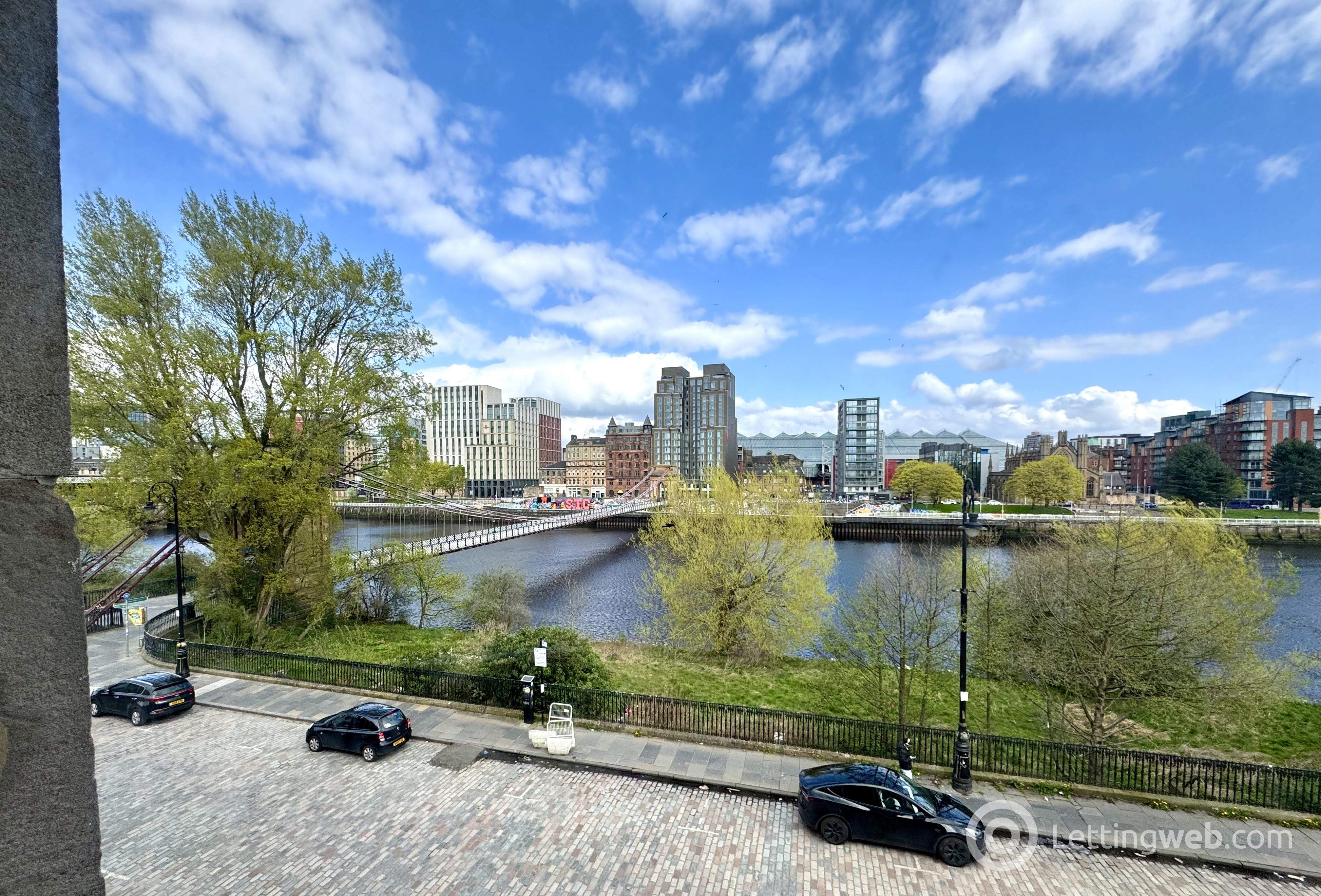 Property to rent in Carlton Place