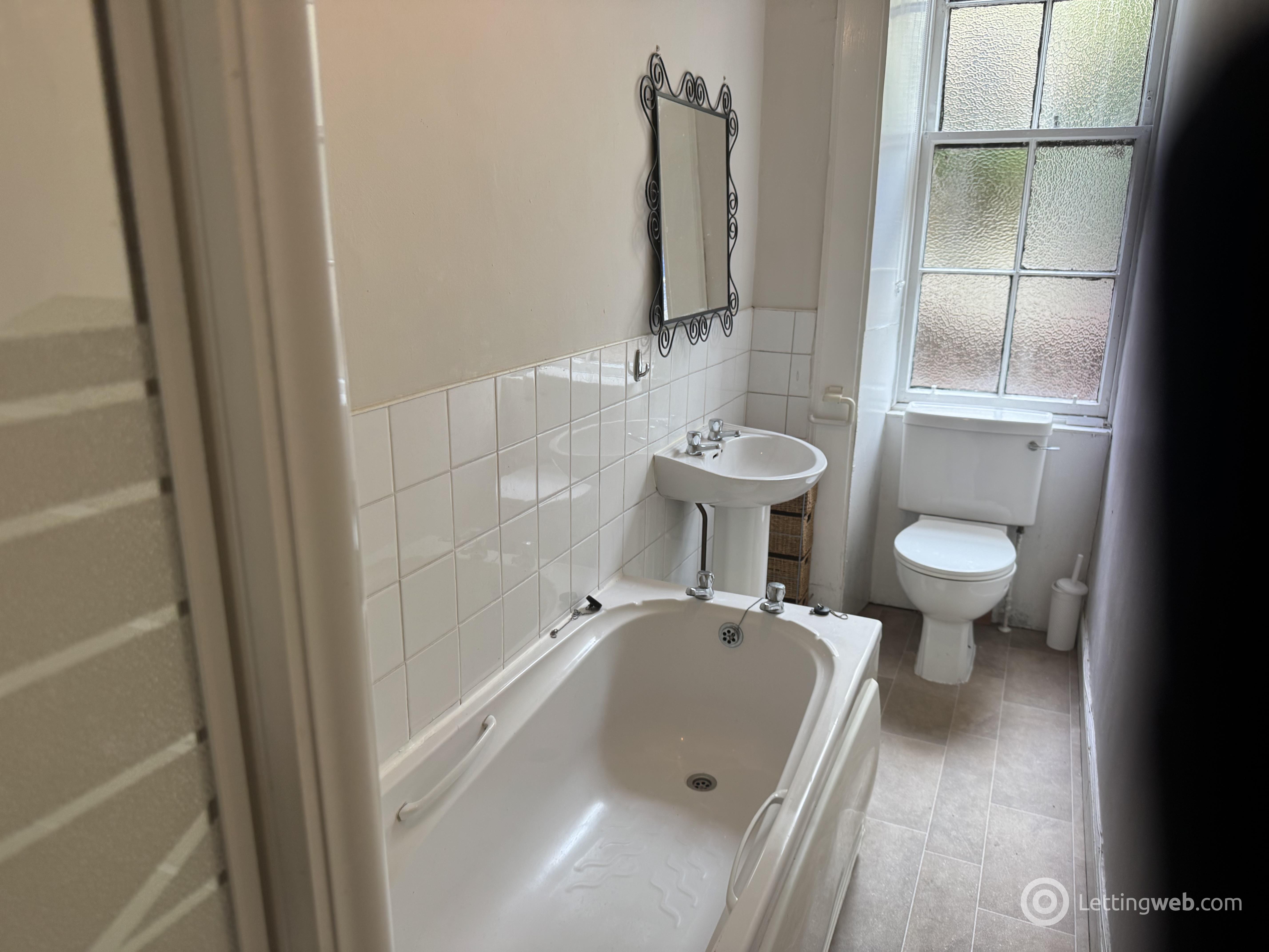 Property to rent in 0/1