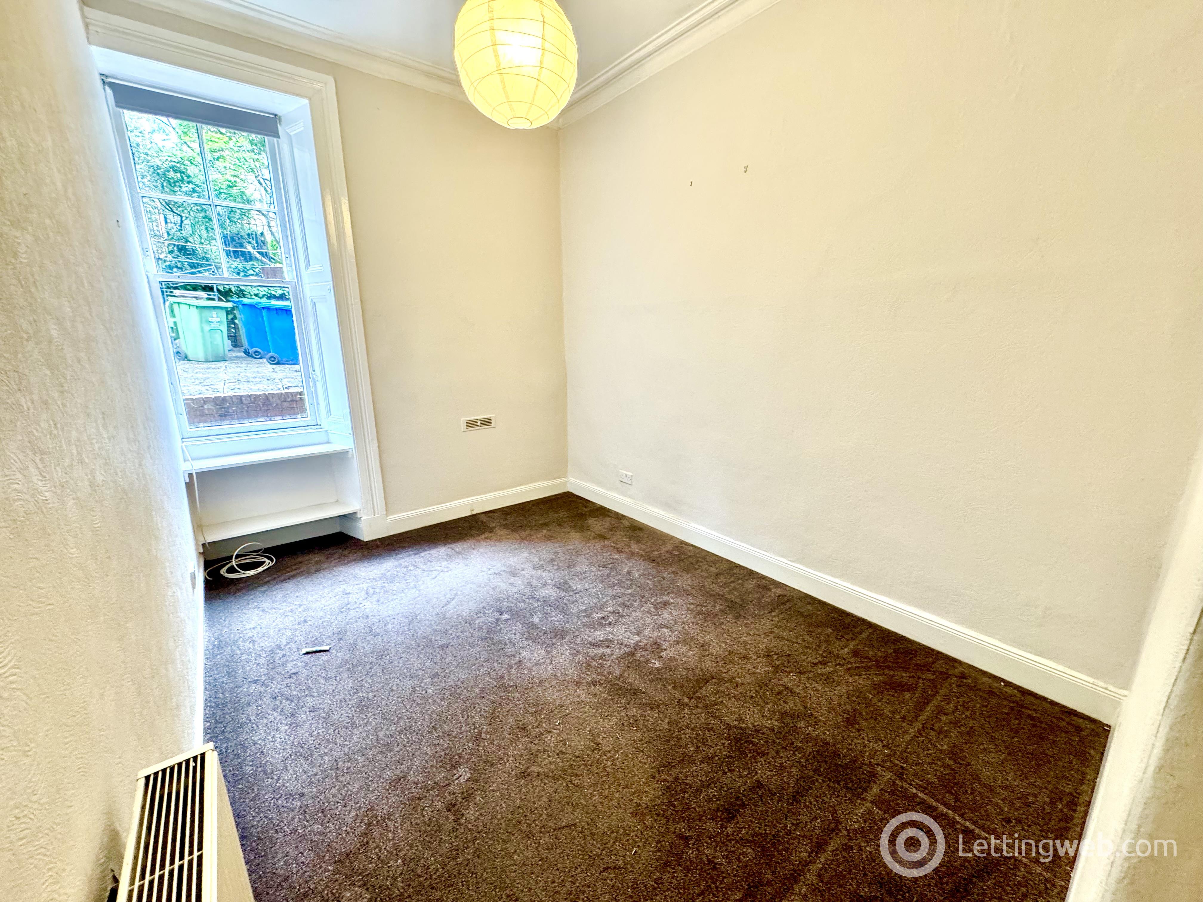 Property to rent in 0/1