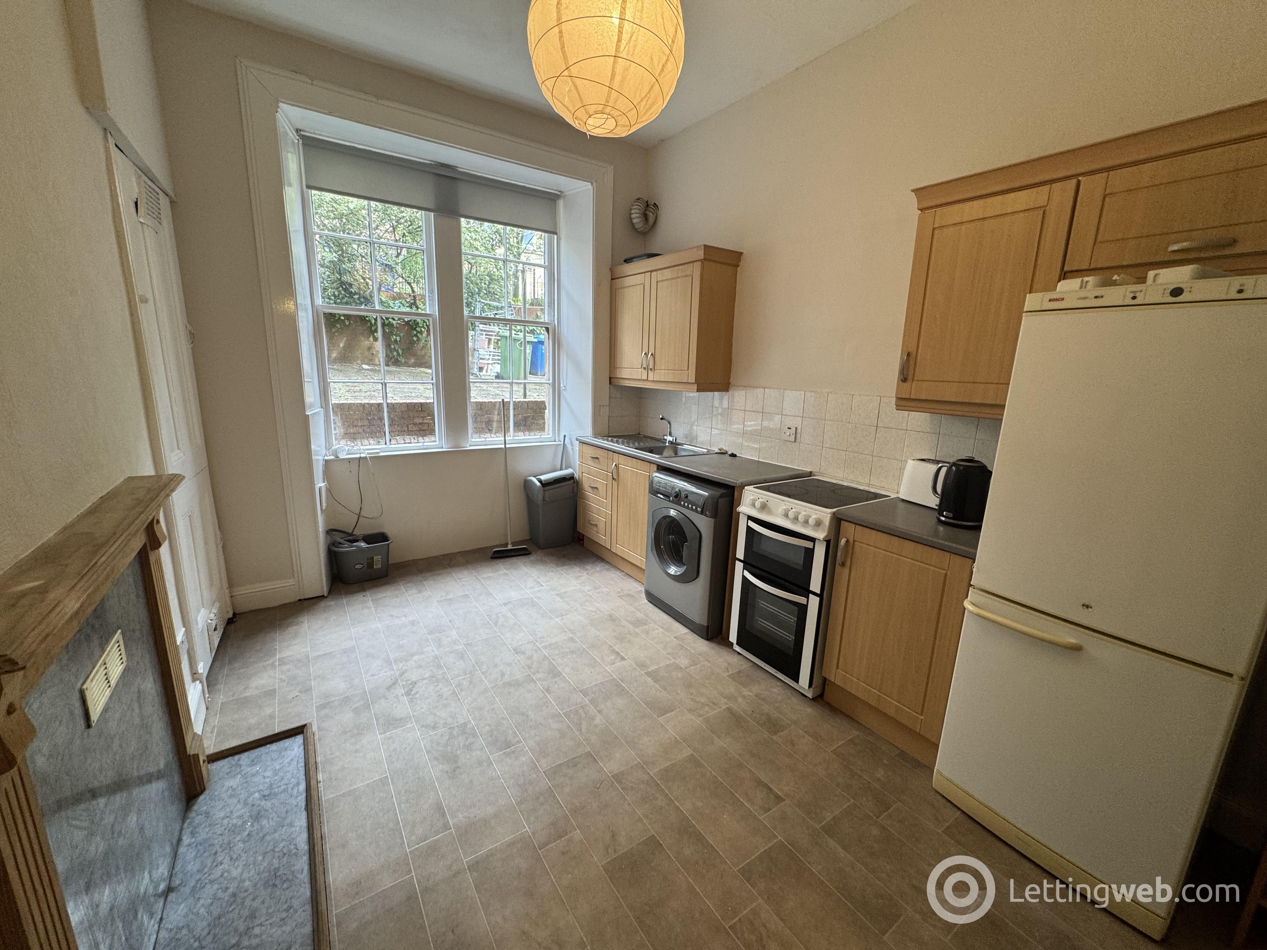 Property to rent in 0/1