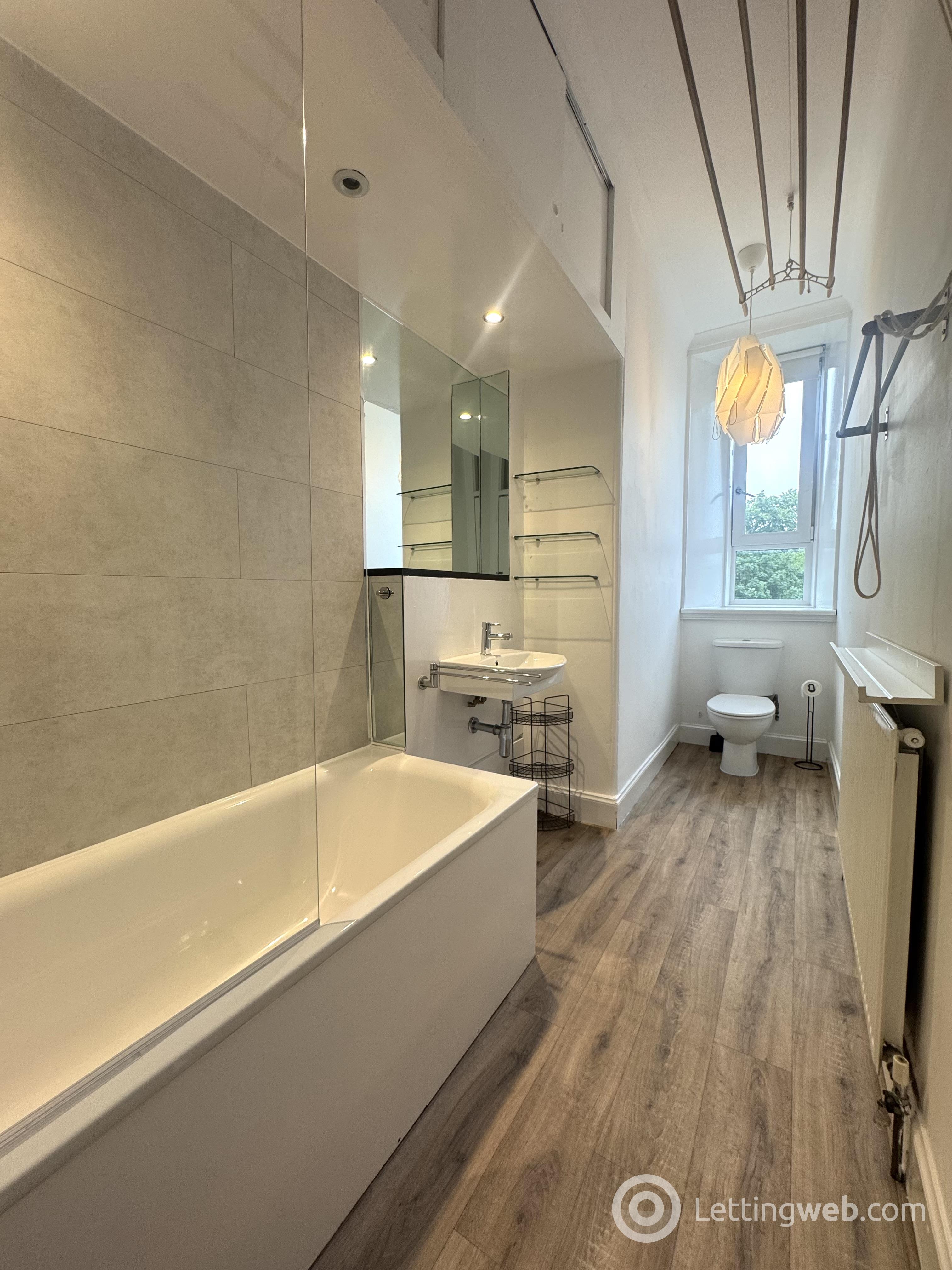 Property to rent in Flat 3/2 at 287 Crow Road