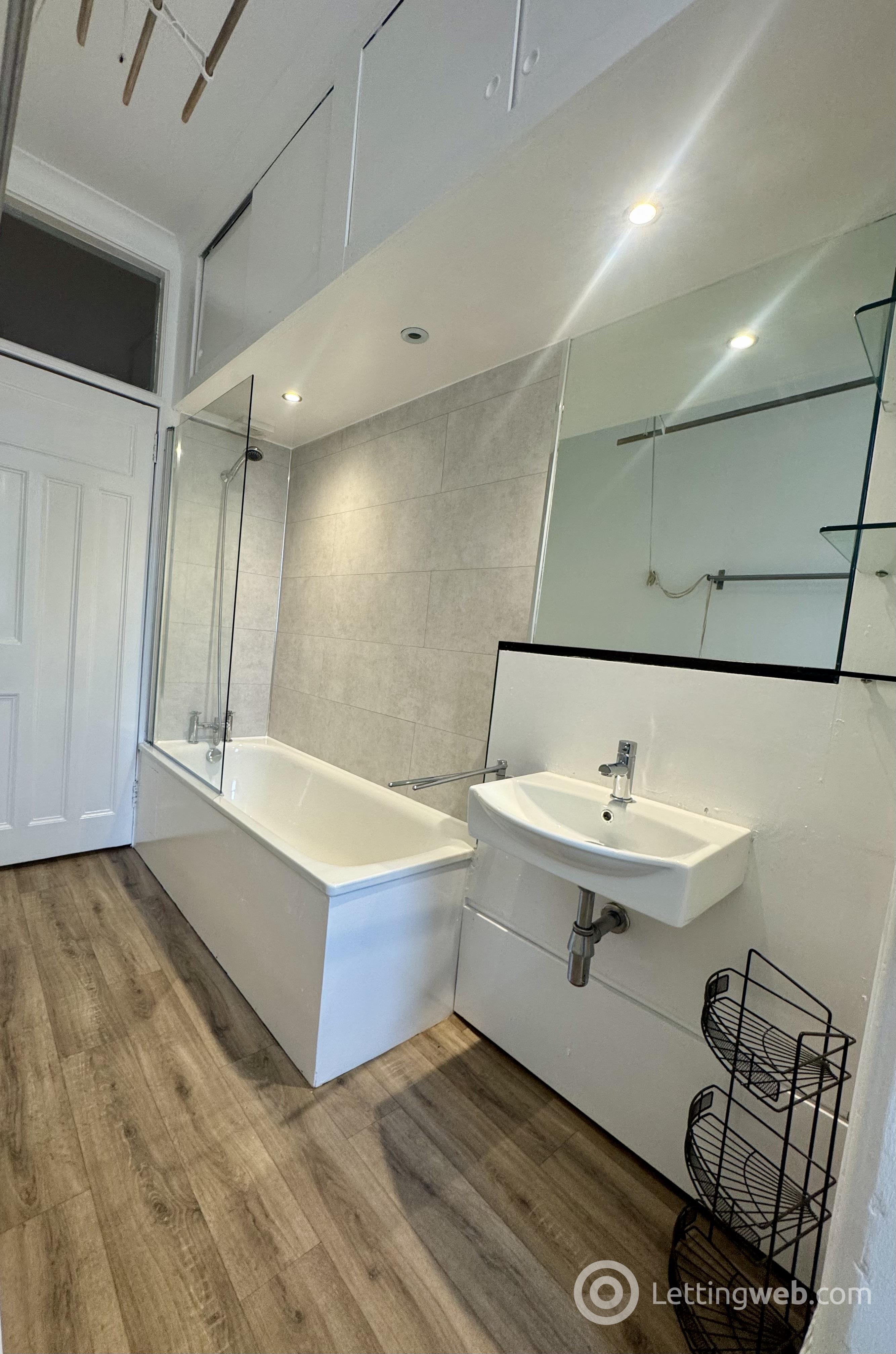 Property to rent in Flat 3/2 at 287 Crow Road