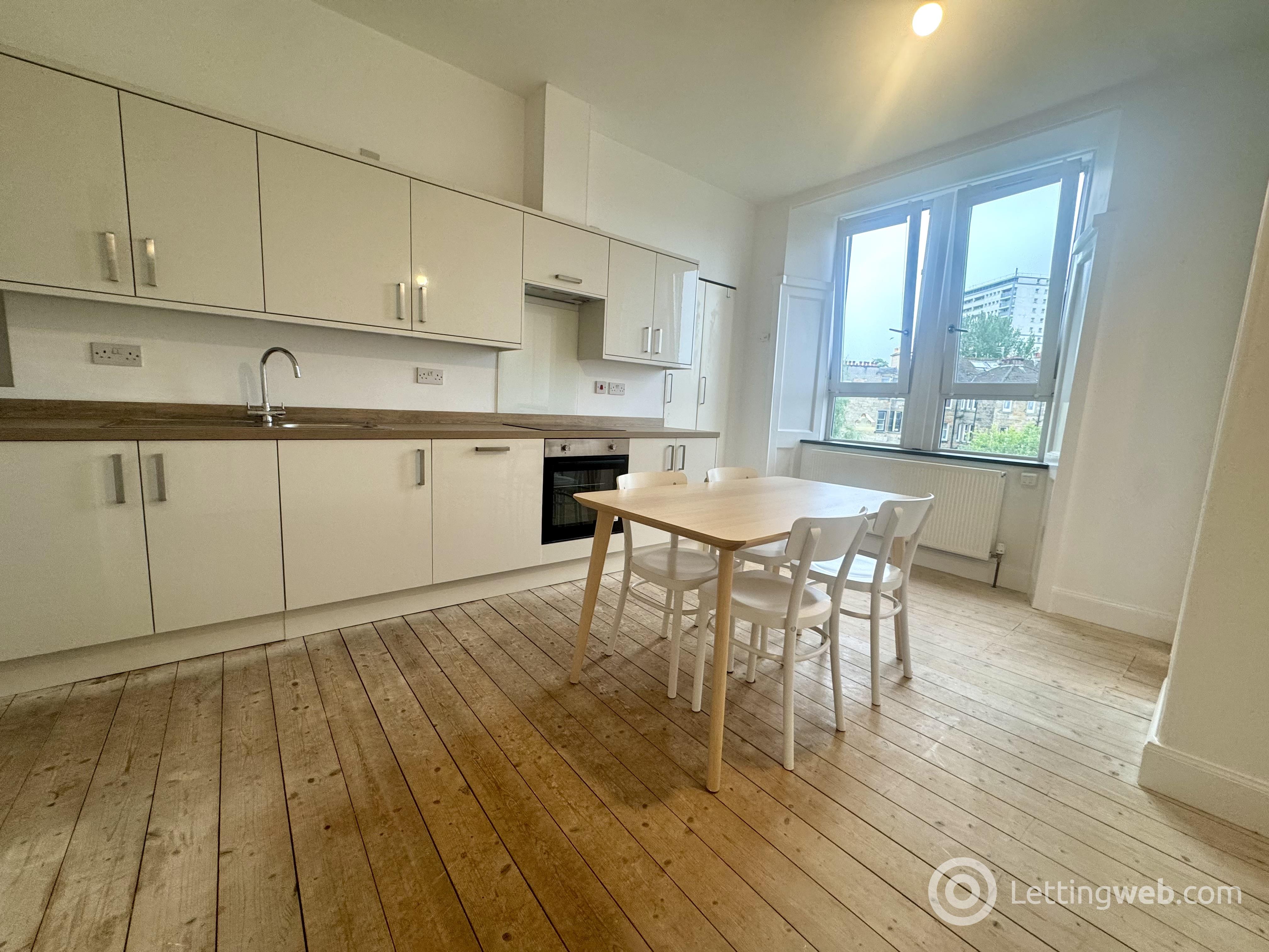 Property to rent in Flat 3/2 at 287 Crow Road