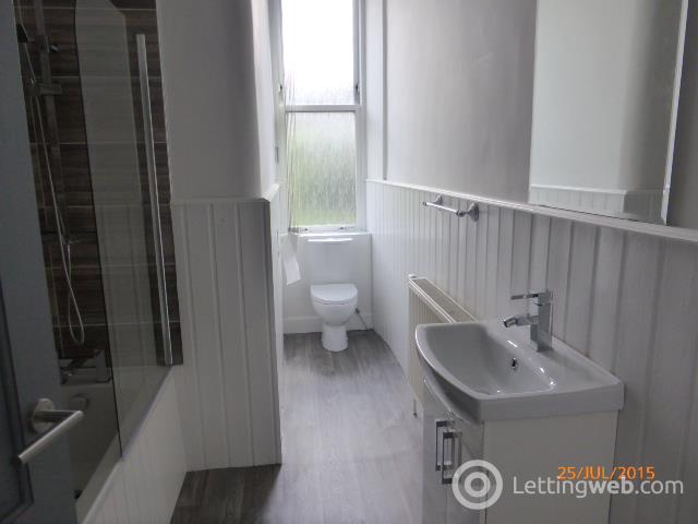 Property to rent in auchentorlie street