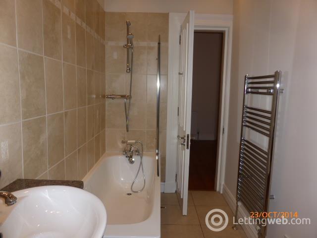 Property to rent in Flat  0/1 at 99 Clarence Drive