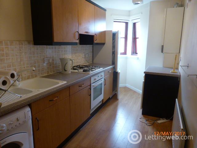 Property to rent in 2/2 at 18 oban drive