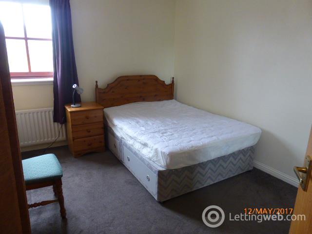 Property to rent in 2/2 at 18 oban drive