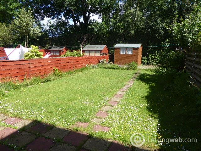Property to rent in Esselmont Avenue  Glasgow