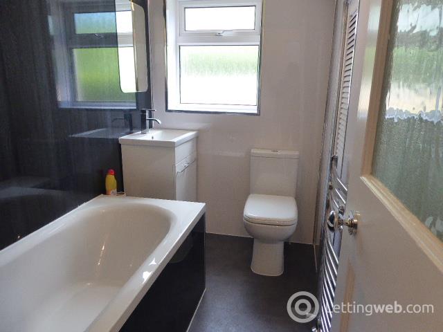 Property to rent in Esselmont Avenue  Glasgow