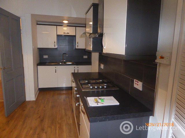 Property to rent in auchentorlie street