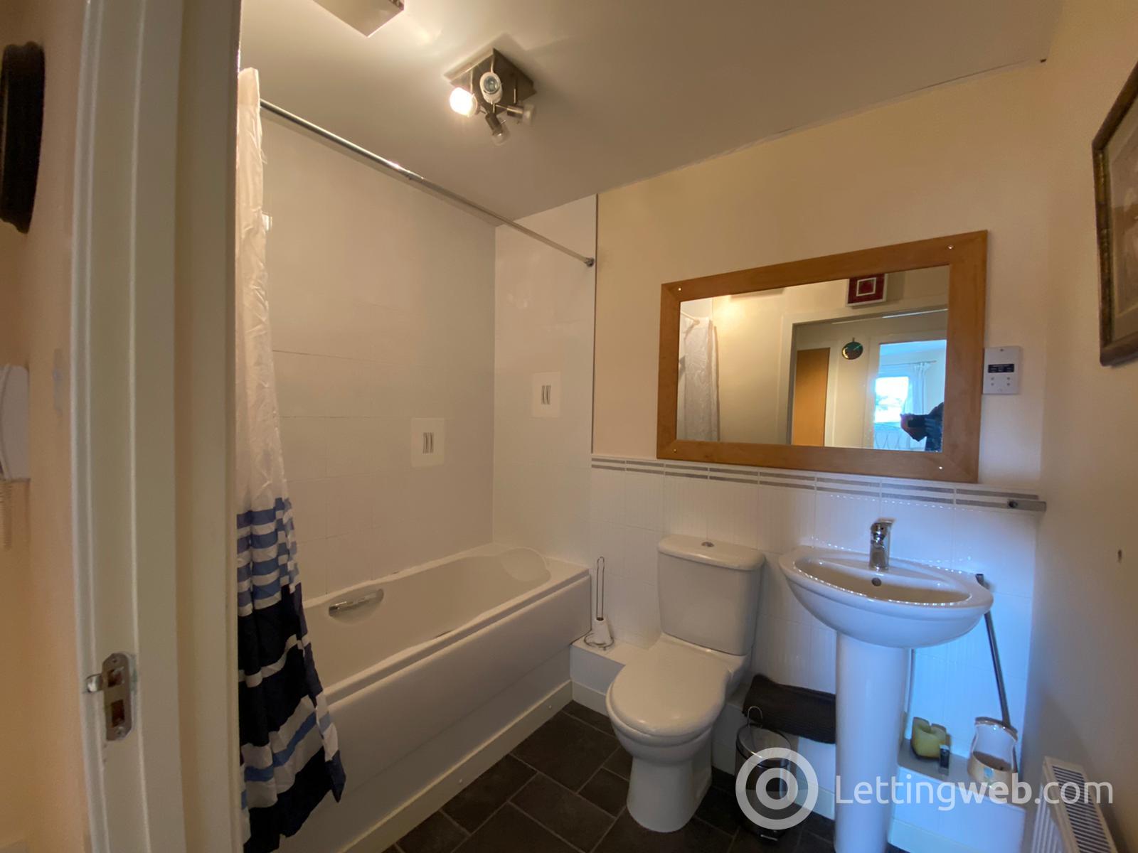Property to rent in Avenuepark Street 3/2 at 63