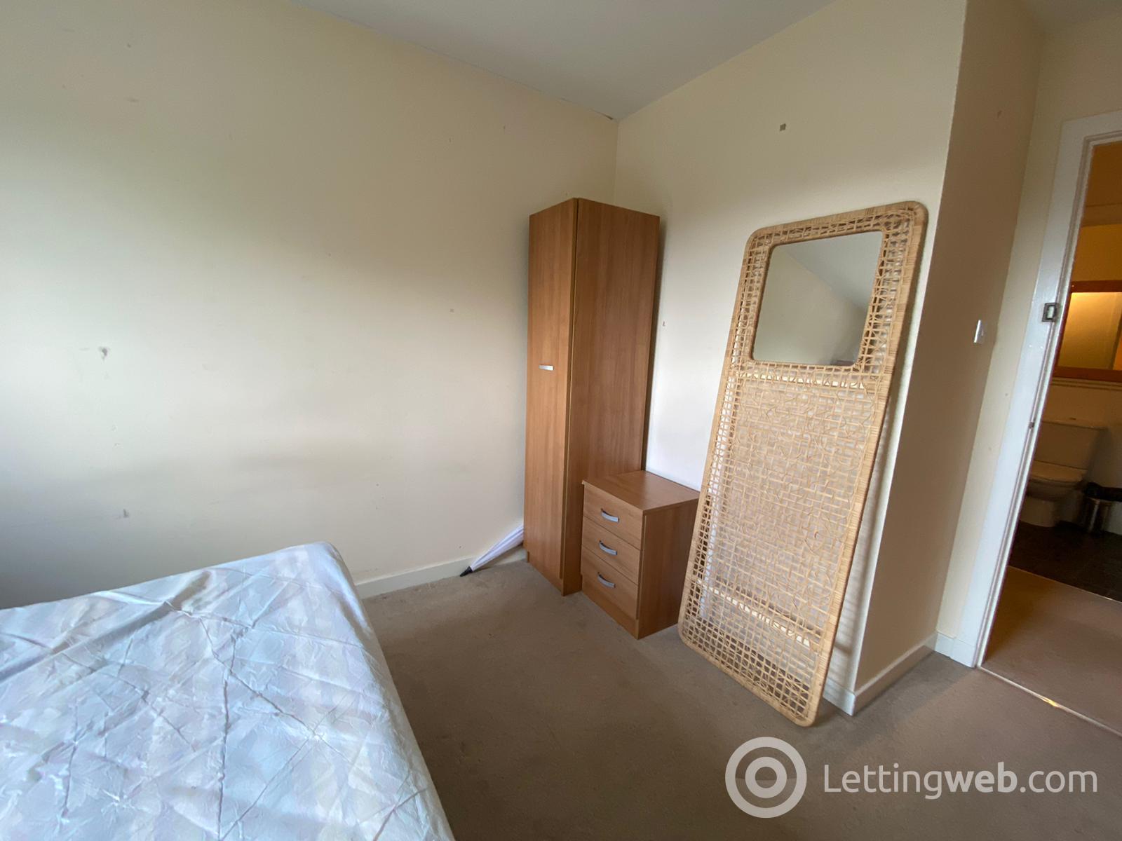 Property to rent in Avenuepark Street 3/2 at 63
