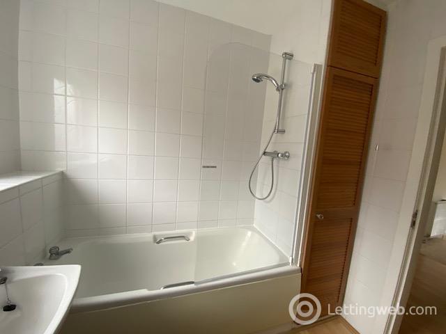 Property to rent in 21Crossvegate. Milngavie. Glasgow