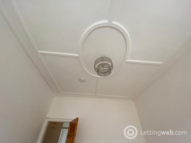 Property to rent in 3/1 267 Crow Road