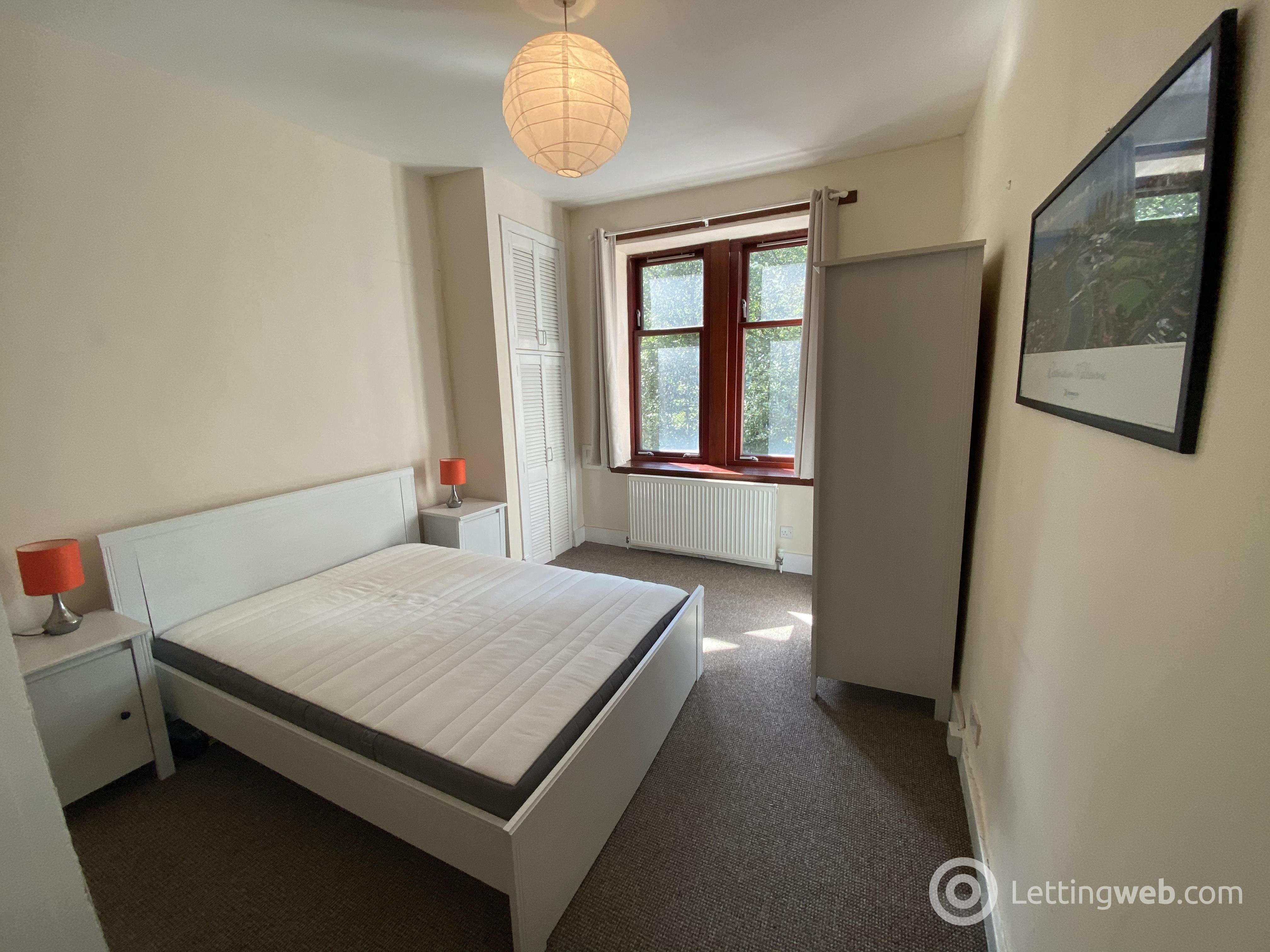 Property to rent in 1/2. 27 Kennoway Drive. Thornwood G11 7TX